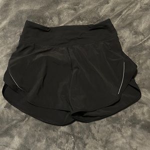 LULULEMON fast and free short